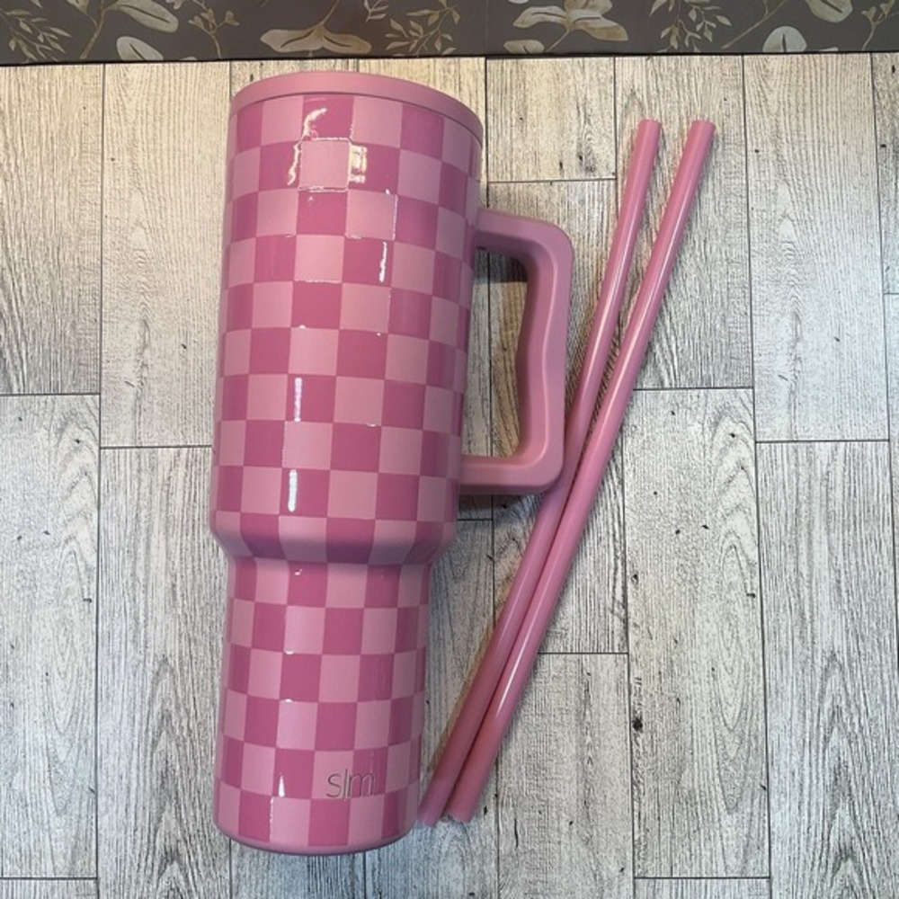 Pink Checkmate Simple‎ Modern 40 Oz Trek Tumbler Brand New In Box